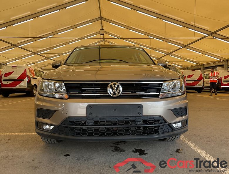 VOLKSWAGEN Tiguan Comfortline 1.5 TSI 96 kW (130 ch) 6 vitesses manuel #4