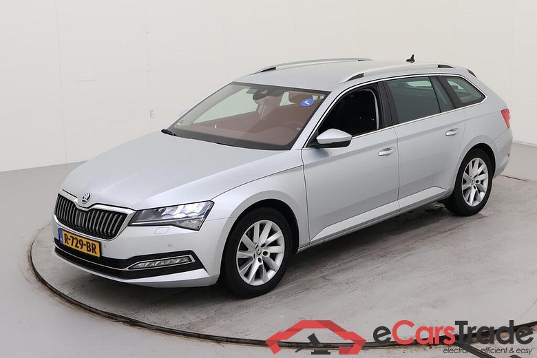 SKODA Superb Combi 110 kW #1