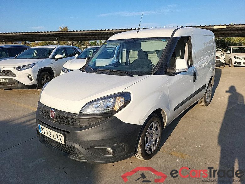 Fiat Cargo SX 1.6 Mjet 66kW (90CV) FIAT Doblò Cargo/2015/4P/furgón derivado de turismo Cargo SX 1.6 Mjet 66kW (90CV) #1