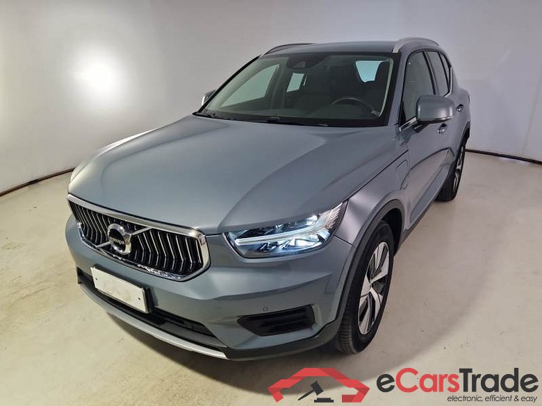 Volvo 228 VOLVO XC40 / 2017 / 5P / SUV T5 PLUG-IN HYBRID AUTO RECH INSCRIP EXPR