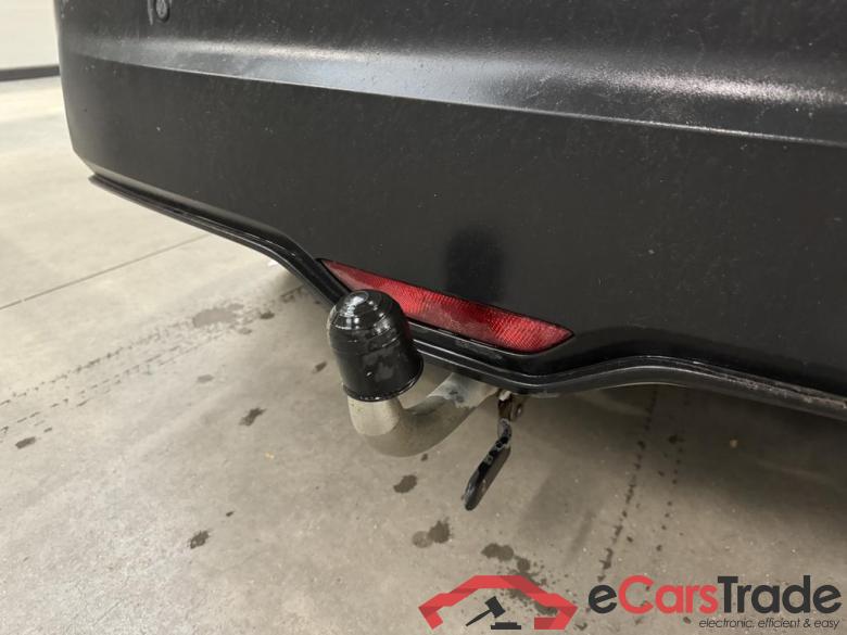TOYOTA C-HR Hybrid 1.8i VVT-i C-Lub Bi-Tone E-CVT #6 TOYOTA C-HR Hybrid 1.8i VVT-i C-Lub Bi-Tone E-CVT #6