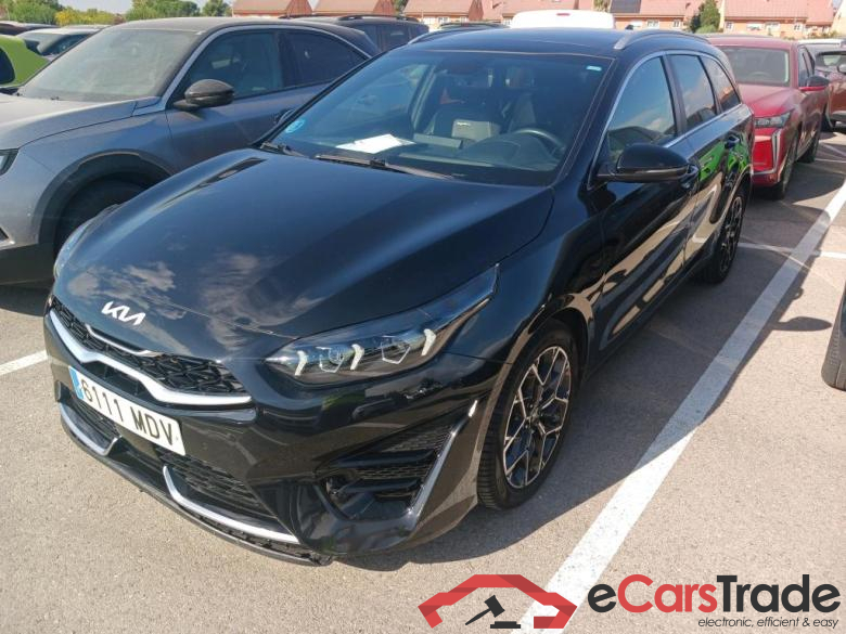 KIA Ceed Tourer / 2021 / 5P / familiar Tourer 1.5 MHEV 118kW(160CV) GT Line DCT KIA Ceed Tourer / 2021 / 5P / familiar Tourer 1.5 MHEV 118kW(160CV) GT Line DCT