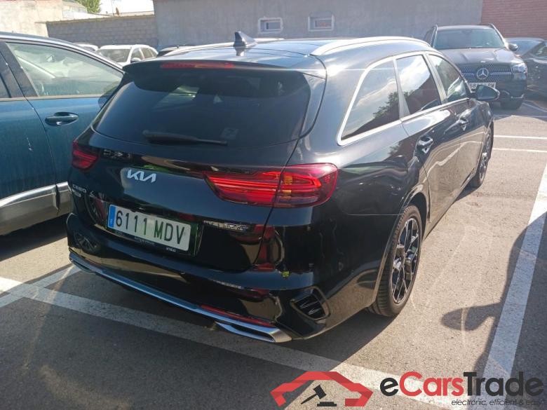 KIA Ceed Tourer / 2021 / 5P / familiar Tourer 1.5 MHEV 118kW(160CV) GT Line DCT #2 KIA Ceed Tourer / 2021 / 5P / familiar Tourer 1.5 MHEV 118kW(160CV) GT Line DCT #2