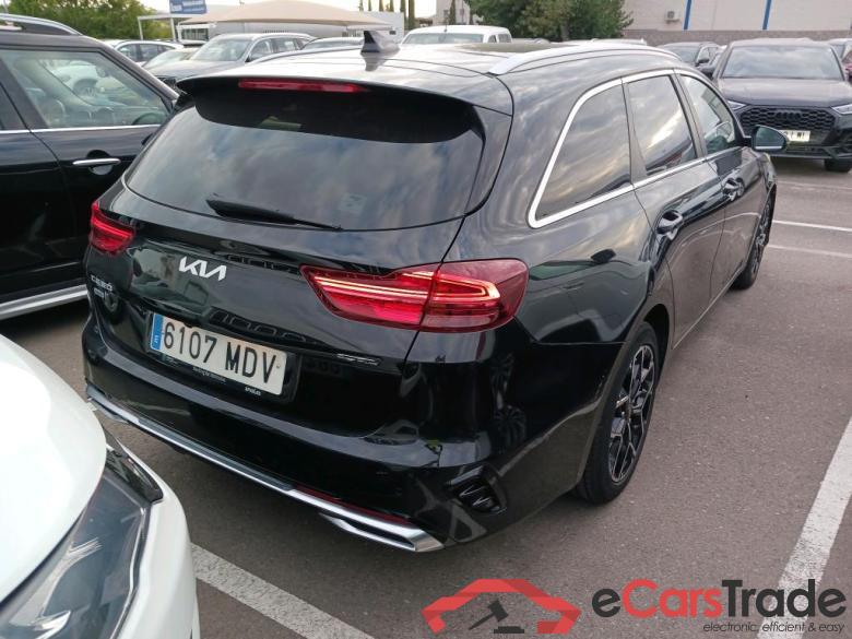 KIA Ceed Tourer / 2021 / 5P / familiar Tourer 1.5 MHEV 118kW(160CV) GT Line DCT #2 KIA Ceed Tourer / 2021 / 5P / familiar Tourer 1.5 MHEV 118kW(160CV) GT Line DCT #2