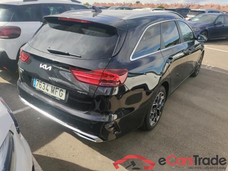 KIA Ceed Tourer / 2021 / 5P / familiar Tourer 1.5 MHEV 118kW(160CV) GT Line DCT #2 KIA Ceed Tourer / 2021 / 5P / familiar Tourer 1.5 MHEV 118kW(160CV) GT Line DCT #2