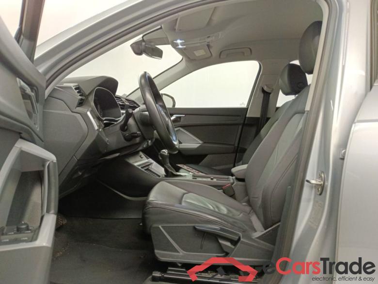 Audi Q3 35 TDI S Tronic Business Edition 5d #3