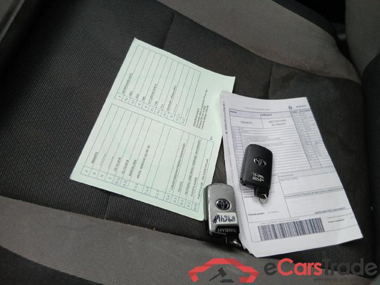 TOYOTA Auris / 2015 / 5P / berlina con portón 1.8 140H Hybrid Business #5