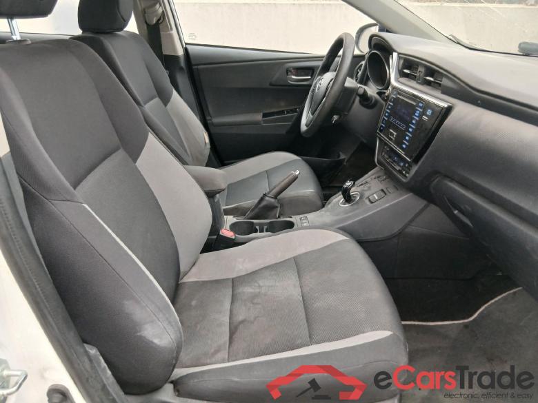 TOYOTA Auris / 2015 / 5P / berlina con portón 1.8 140H Hybrid Business #6