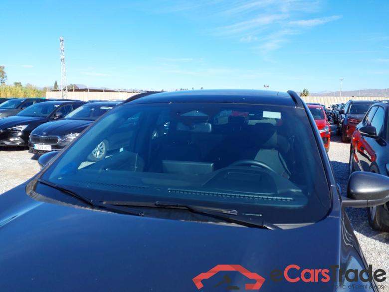 FORD Kuga 2.5 243CV Automático    St Line X (Pano) #6