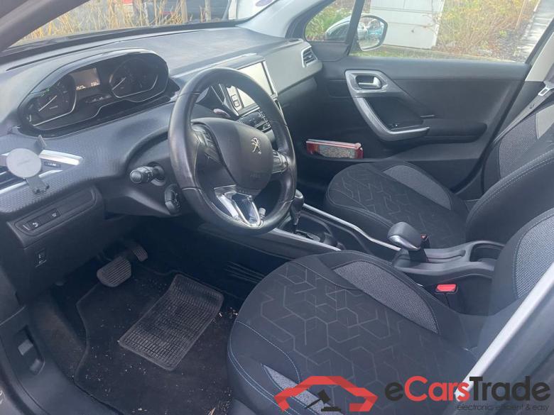 PEUGEOT 2008 1.2 PureTech Style S&S (EU6.2) #6