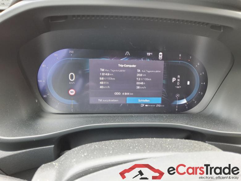 Volvo XC40 (2017->) DE - SUV5 B4 2WD EU6d, Plus Dark (EURO 6d), (Facelift) 2022 - 2024 #6