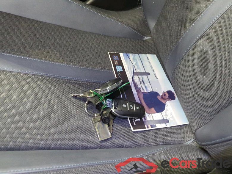 Peugeot e-2008 Allure Première EV 50kWh 136 7,4kW 5d #4