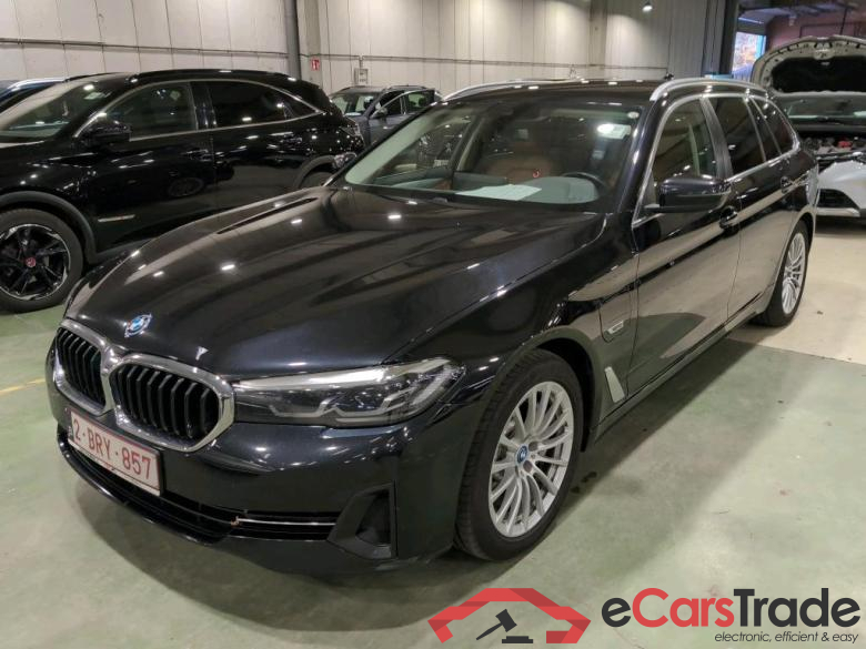 BMW 530e Touring Aut. LED-Xenon LC-Pro Navi-Pro Ambient Sport-Leather KeylessGo Camera Klima PDC ...