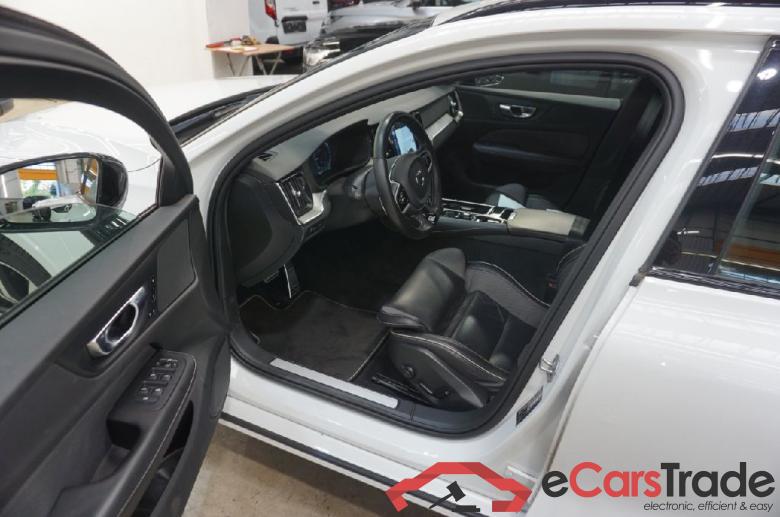V60 Kombi R Design Plug-In Hybrid AWD 2.0 T8 Twin Engine 288KW AT8 E6dT #4
