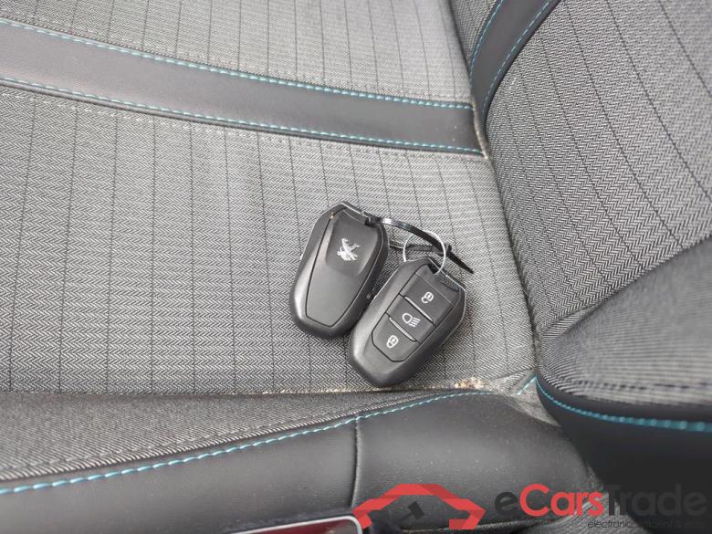Peugeot e-208 Allure 50kWh 136 5d #4