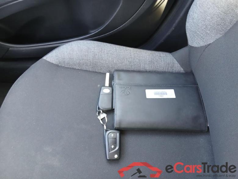 TOYOTA Aygo X Cross / 2022 / 5P / todoterreno 1.0 VVT-I 72CV Play #5