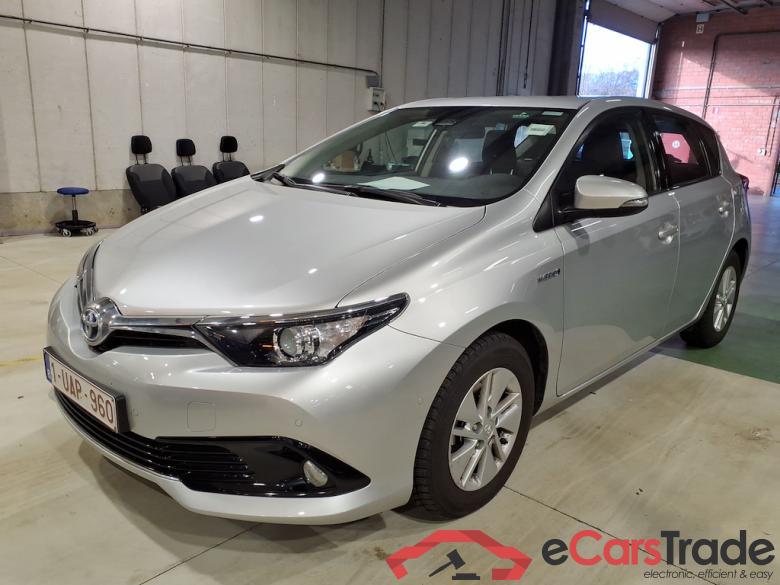 TOYOTA Auris 1.8i HSD Comfort E-CVT #1