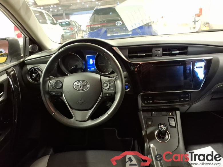 TOYOTA Auris 1.8i HSD Comfort E-CVT #6