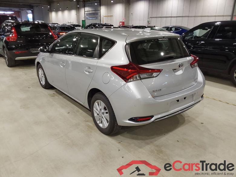 TOYOTA Auris 1.8i HSD Comfort E-CVT #2