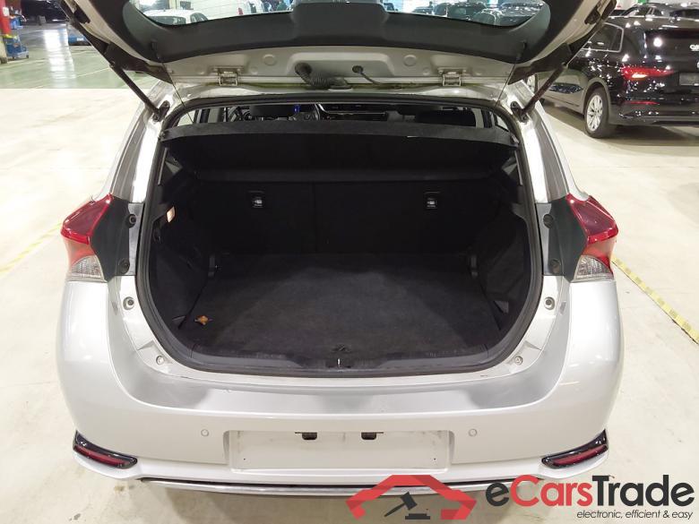 TOYOTA Auris 1.8i HSD Comfort E-CVT #3