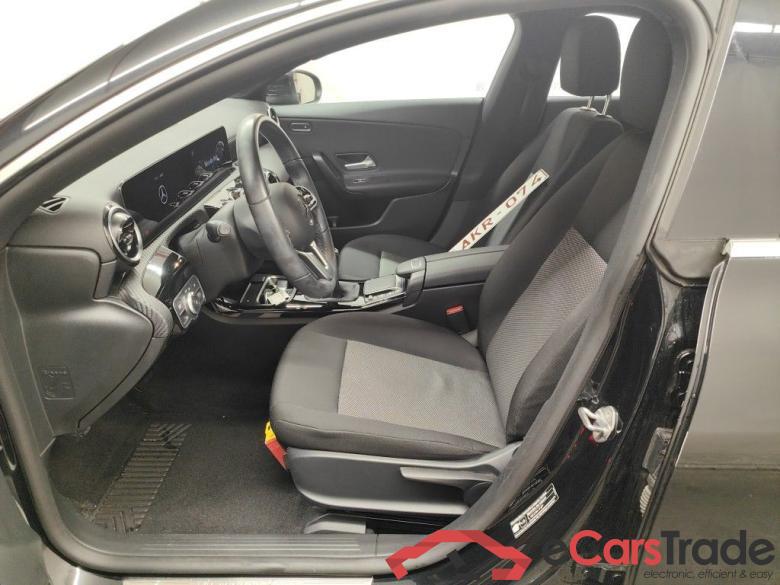 Mercedes-Benz CLA CLA 180 Business Solution 4d #3