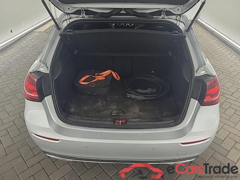 MERCEDES-BENZ A-klasse A 250 e DCT Luxury Line 5D 160kW #5