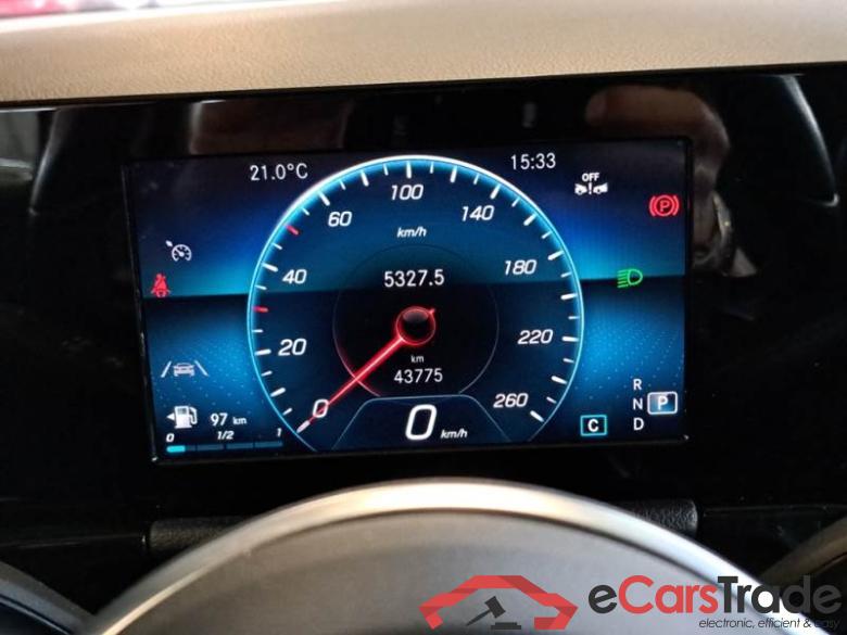 MERCEDES-BENZ GLA / 2020 / 5P / CROSSOVER GLA 200 D AUTOMATIC SPORT PLUS #4