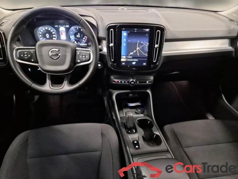VOLVO XC40 / 2017 / 5P / SUV T3 AUTOMATICO MOMENTUM PRO #3