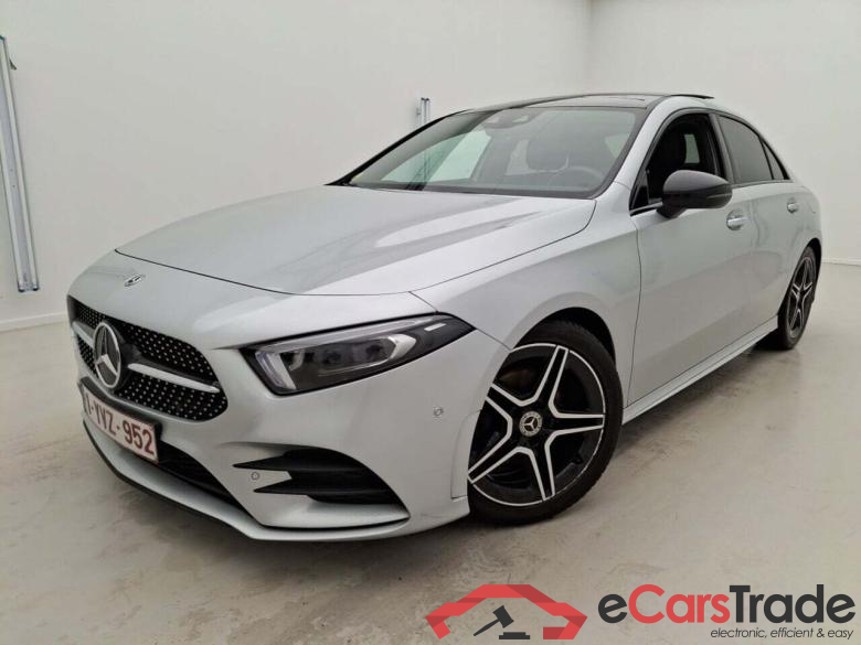 MERCEDES-BENZ A-KLASSE SEDAN 200D BNS. SOL. AMG G-DCT
