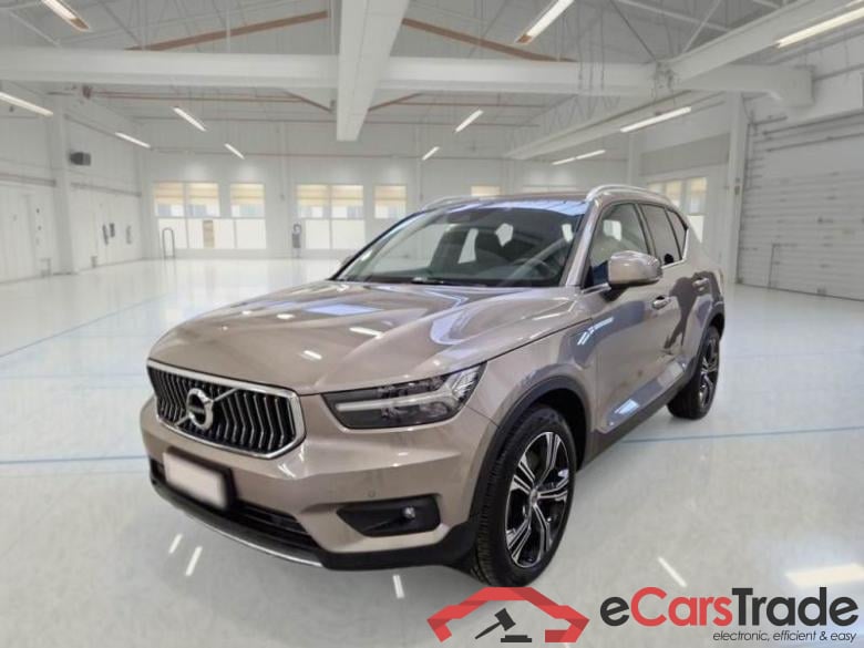 VOLVO XC40 / 2017 / 5P / SUV T4 PLUG-IN HYBRID AUTO RECHARGE INSCR.