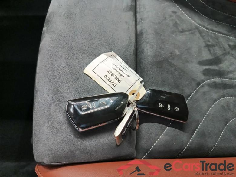 VOLKSWAGEN ID.4 77 kWh Pro 5d #4