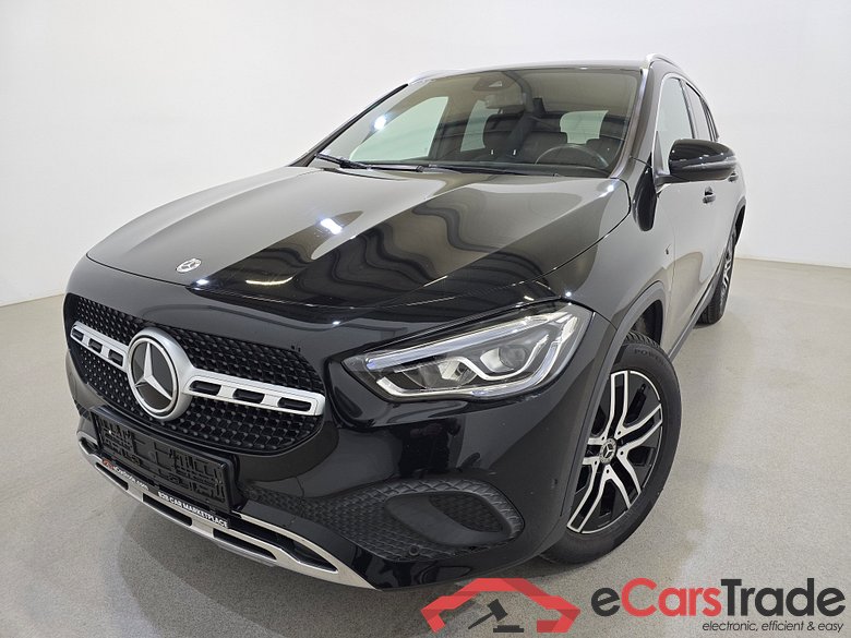 Mercedes GLA 250e Plug-In Hybrid Aut. LED-Xenon Navi 1/2 Sport-Leather KeylessGo Camera Klima PDC ...