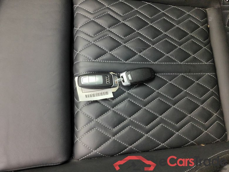 AUDI Q4 E-TRON 40 82kWh 204hp 5d #4