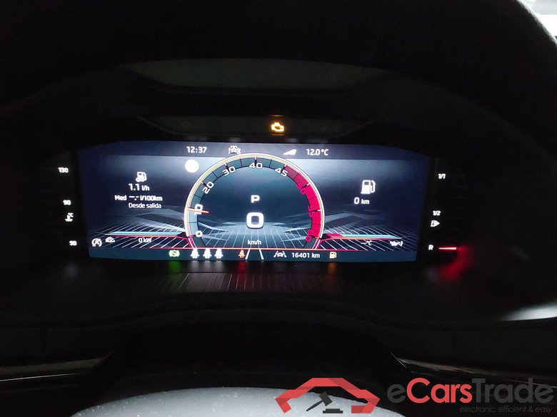 SKODA Karoq 2.0 TDI 110kW 150cv DSG Automático Sportline #4