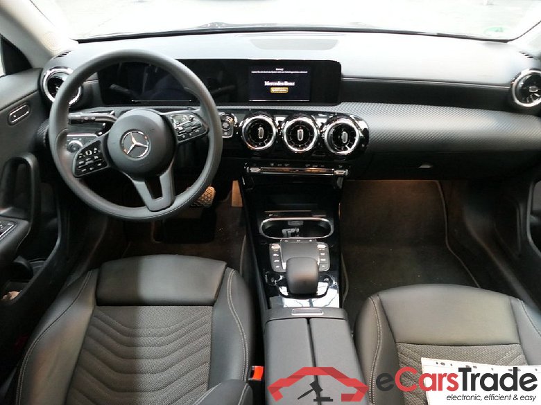 CLA -Klasse Shooting Brake CLA 180 (118.684) 1.3 110KW AT7 E6d #3