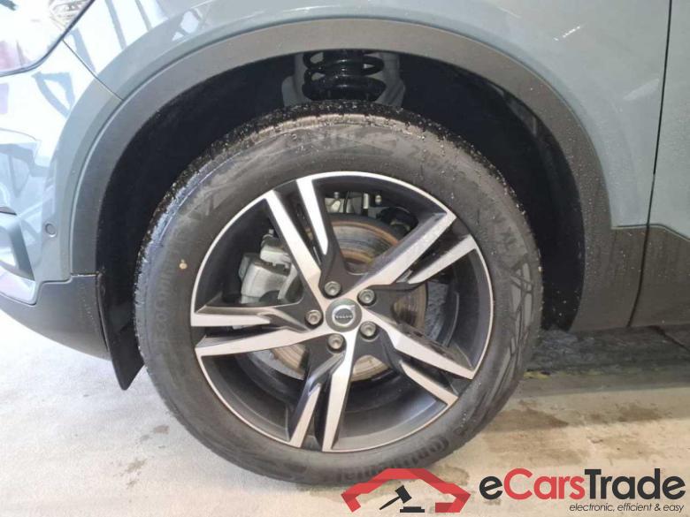 Volvo XC40 (2017->) DE - SUV5 B4 2WD EU6d, R-Design (EURO 6d), 2020 - 2022 #2