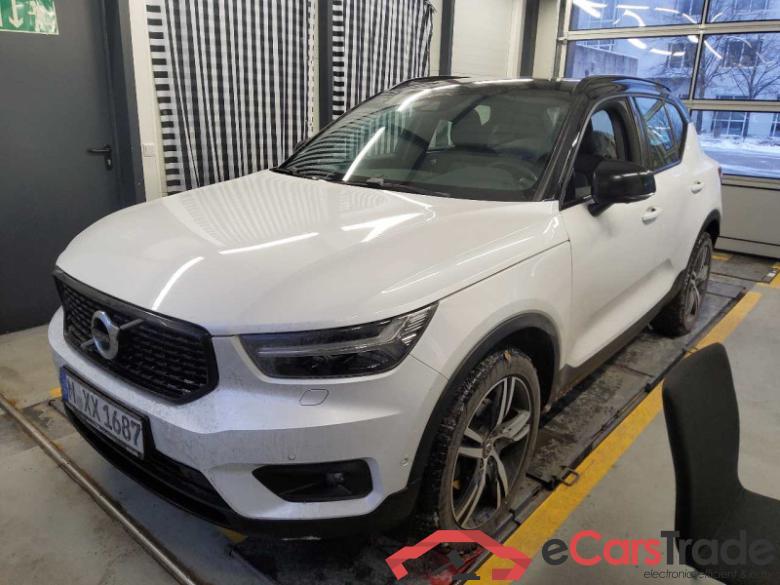 Volvo XC40 (2017->) DE - SUV5 B4 2WD EU6d, R-Design (EURO 6d), 2020 - 2022 #1