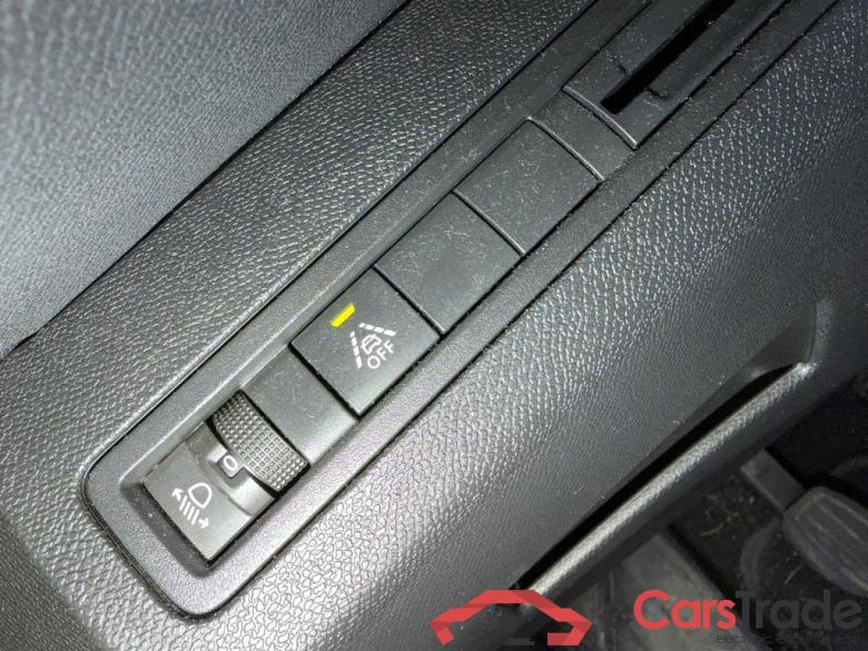 PEUGEOT 5008 1.5 BlueHDi Allure #5