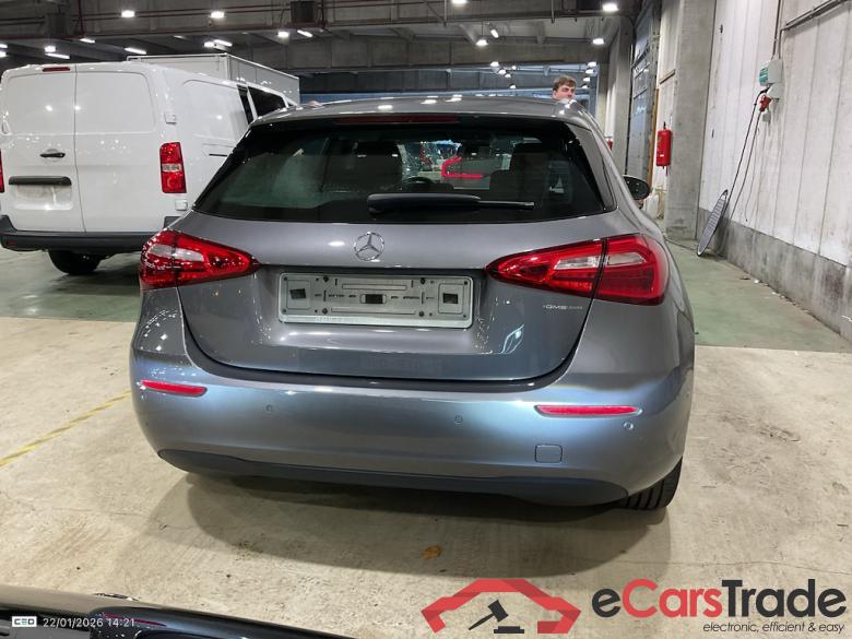 MERCEDES-BENZ A-CLASS 1.3 A 180 ESSENTIAL LINE DCT #5