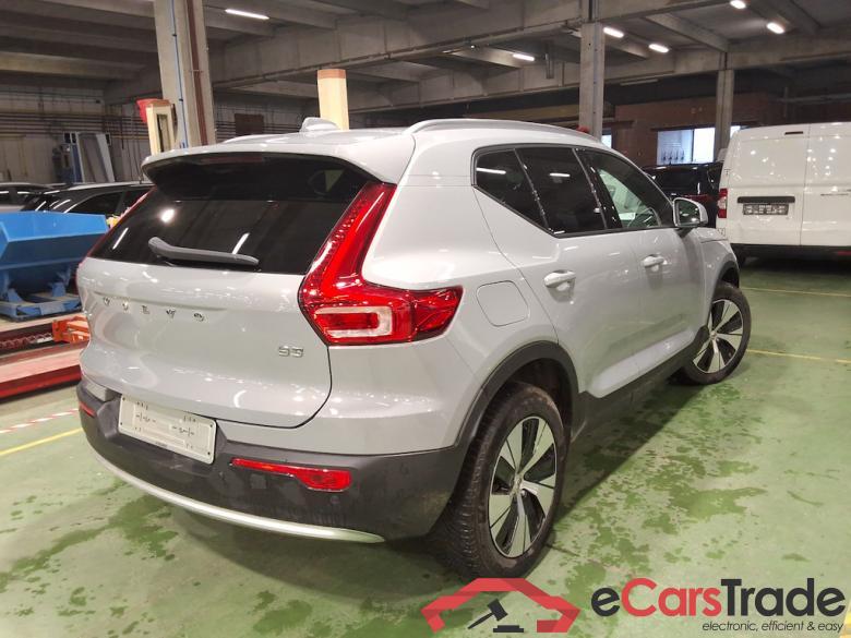 VOLVO XC40 2.0 B3 MHEV CORE DCT #4