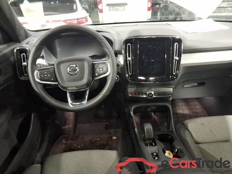 VOLVO XC40 2.0 B3 MHEV CORE DCT #6