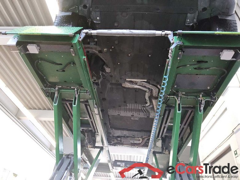 Jaguar E-PACE (07.2017->2024) DE - SUV5 P300e Hybrid PHEV EU6d, R-Dynamic SE AWD Plug-In Hybrid (E6d), (Faceli #5