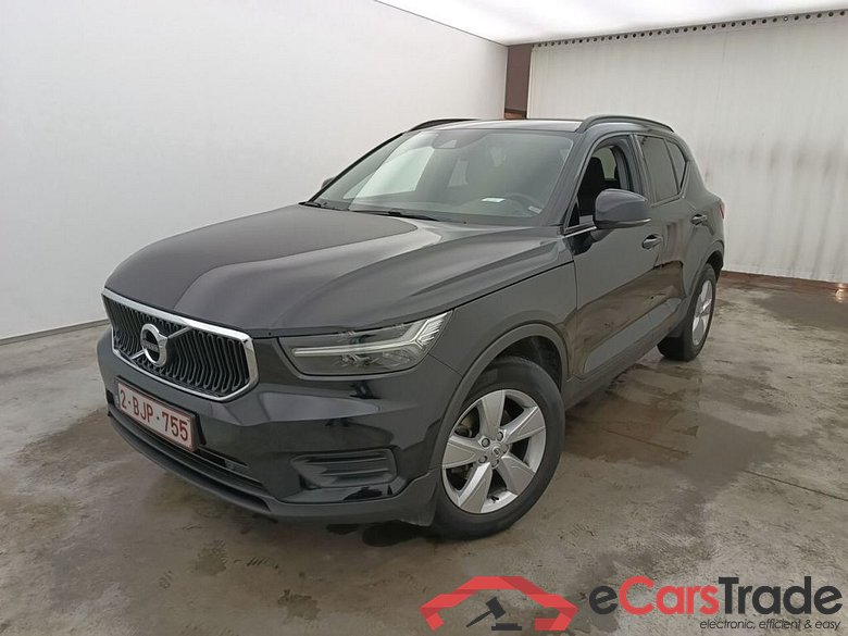Volvo XC40 T2 Momentum Core 5d #1