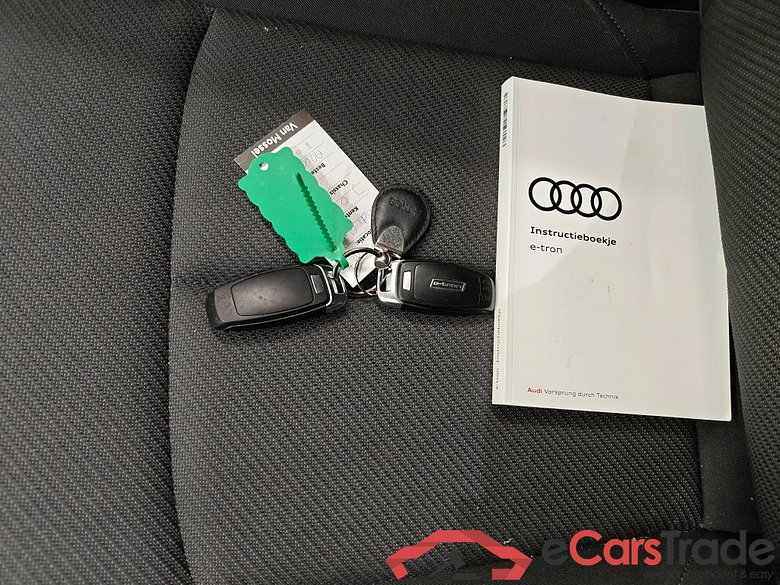 Audi e-tron 50 quattro Business edition 5d #4