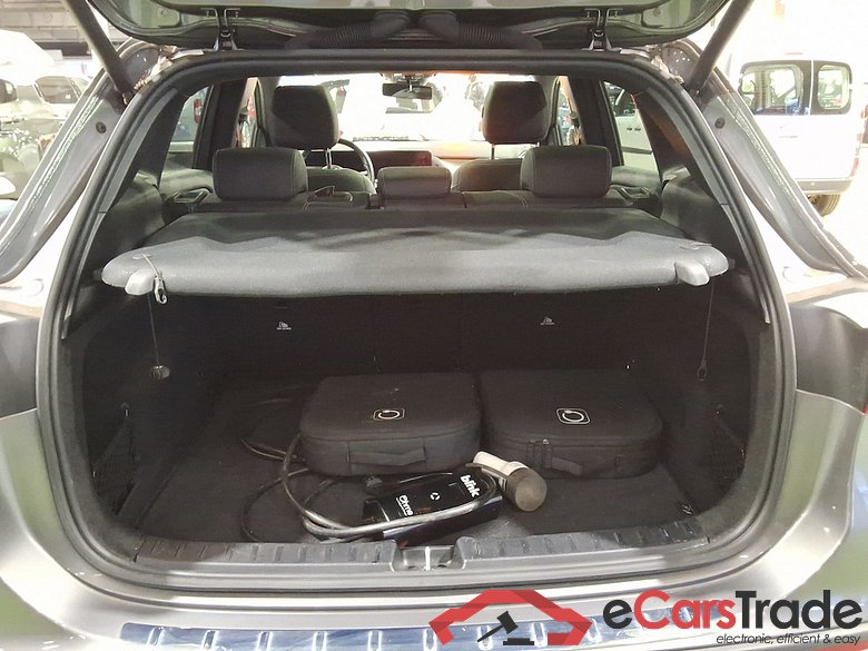 MERCEDES-BENZ GLA 1.3 GLA 250 E DCT BUSINESS LINE #3