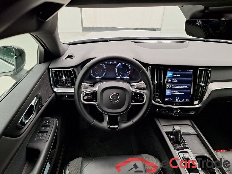 Volvo, V60 '18, Volvo V60 B3 R-Design DCT 5d #5