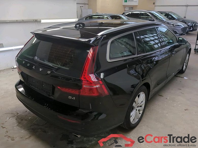 V60 Kombi Momentum Pro 2.0 B4 145KW AT8 E6d #2