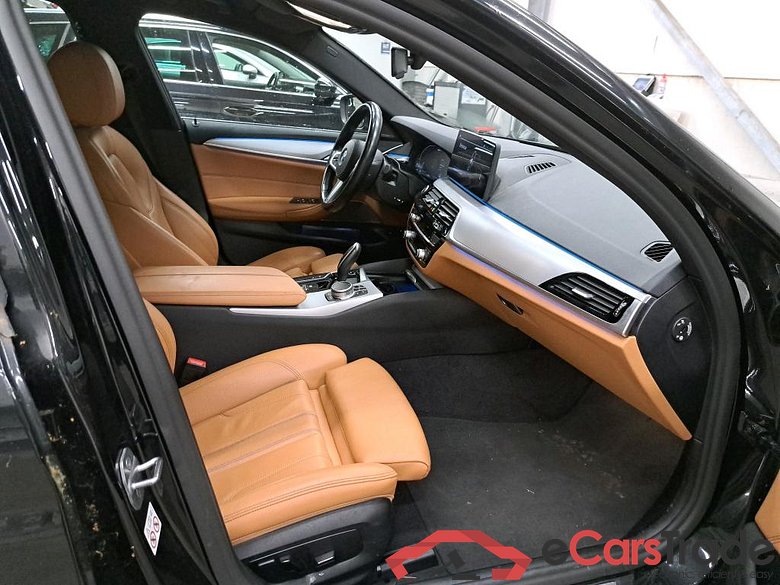 BMW - BMW 5 TOURING 520e  204PK Business Edition With Dakota Heated Seats & Driving Assistant Pack & Harman Kardon & Parking Assistant Pack & Trailer Towing Hook * HYBRID * #3