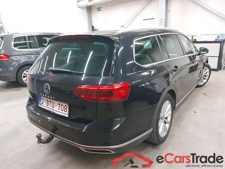 VOLKSWAGEN - VW  PASSAT VARIANT TDI SCR 150PK DSG7 Elegance Business With Nappa Leather & Adventure Pack #2