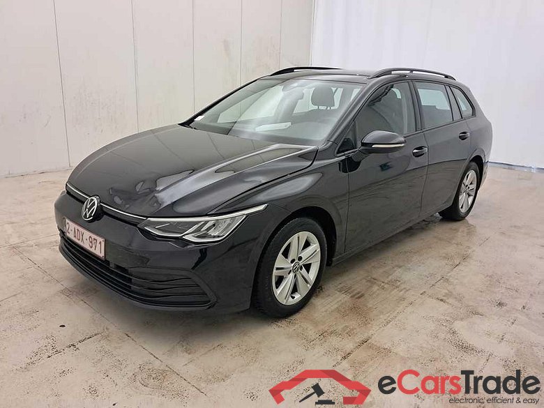 Volkswagen Golf 1.0 TSI Life LED ACC Virtual Ambient Navi KeylessGo Camera Klima PDC ... #1